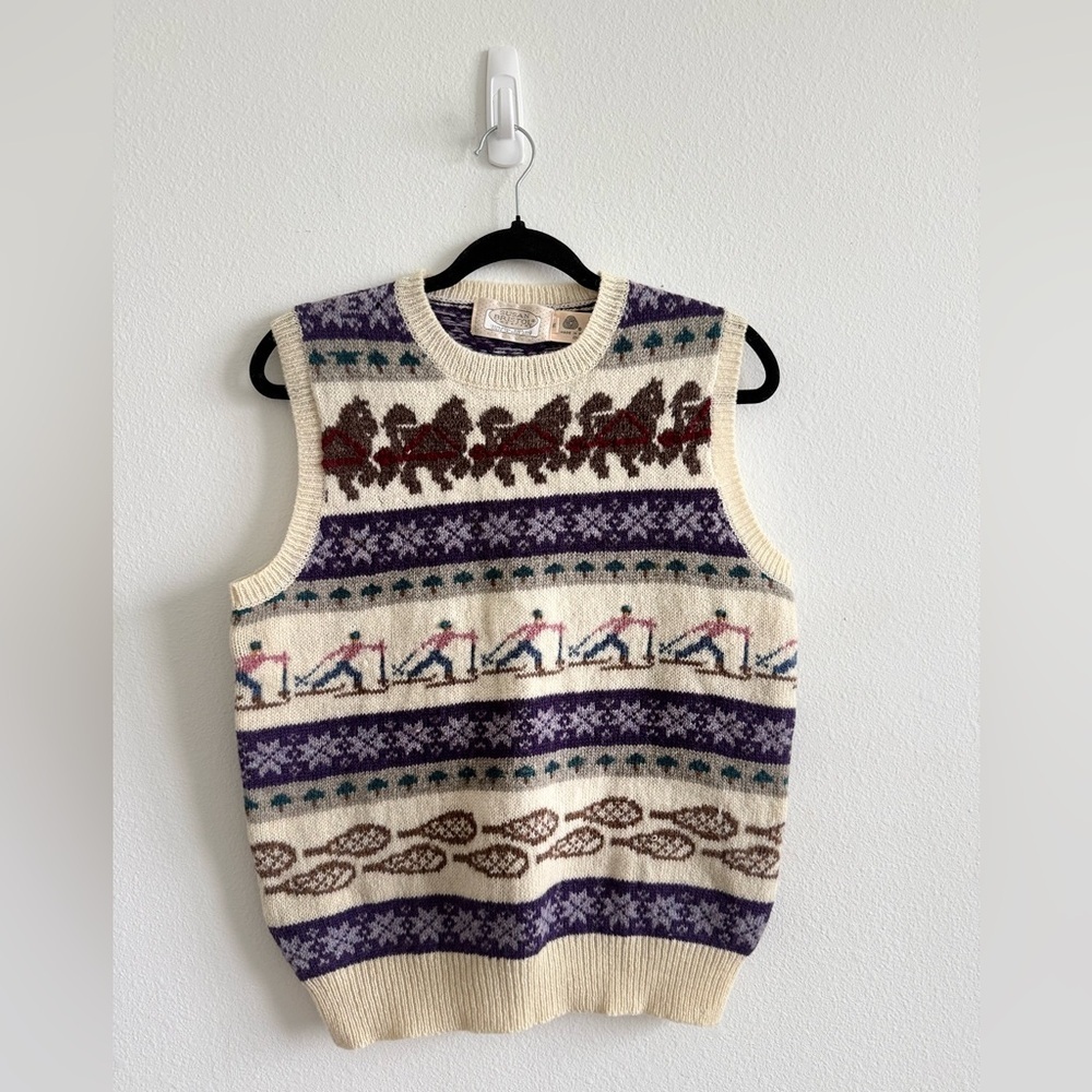 VINTAGE Susan Bristol‎ Cream and Purple Patterned Sweater Vest